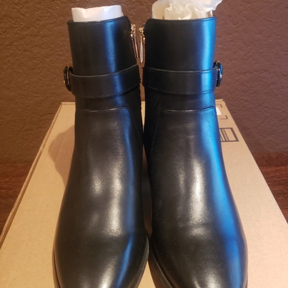 NEW Taryn Rose Saralita Waterproof Leather Ankle Boots Biker Bootie Black Size 7 - Picture 6 of 7